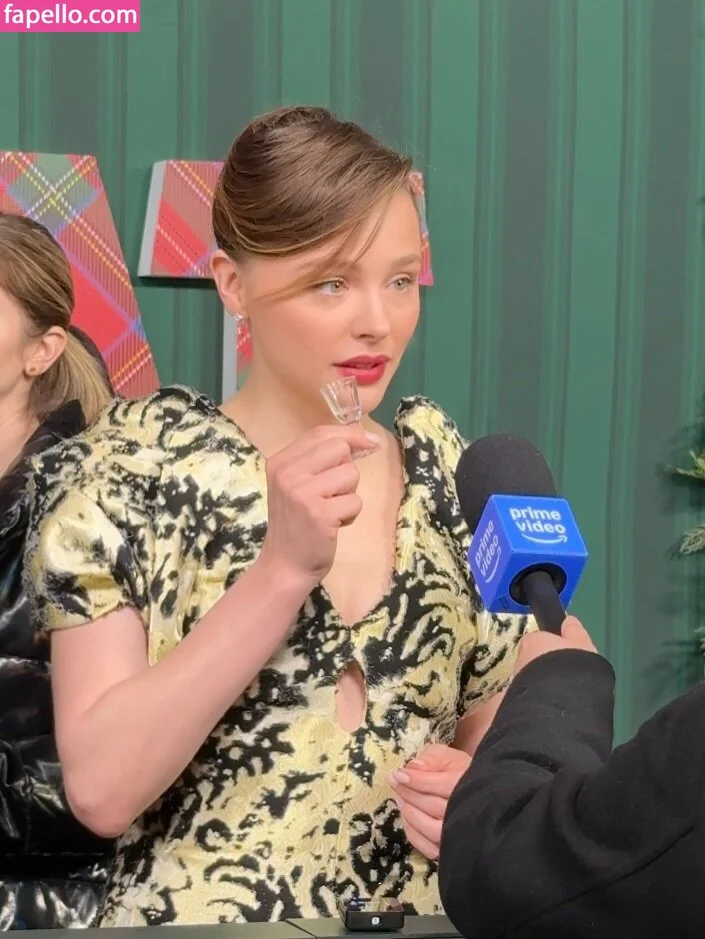 Chloë Grace Moretz Onlyfans Photo Gallery 