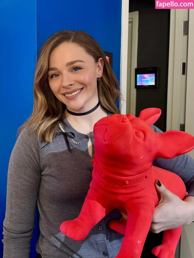 Chloë Grace Moretz Onlyfans Photo Gallery 