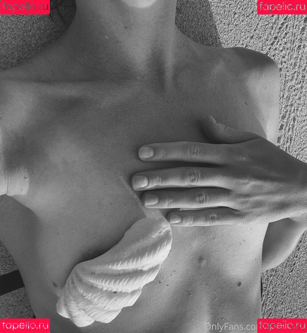 ivi.ivinskaya Onlyfans Photo Gallery 