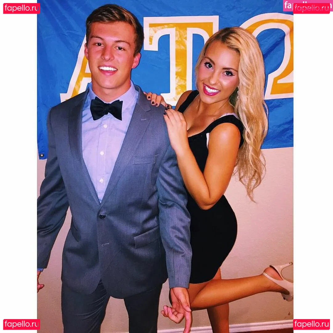 Caroline Wall Onlyfans Photo Gallery 