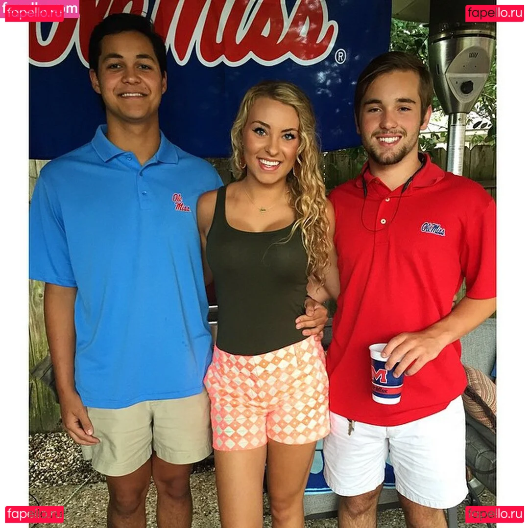 Caroline Wall Onlyfans Photo Gallery 