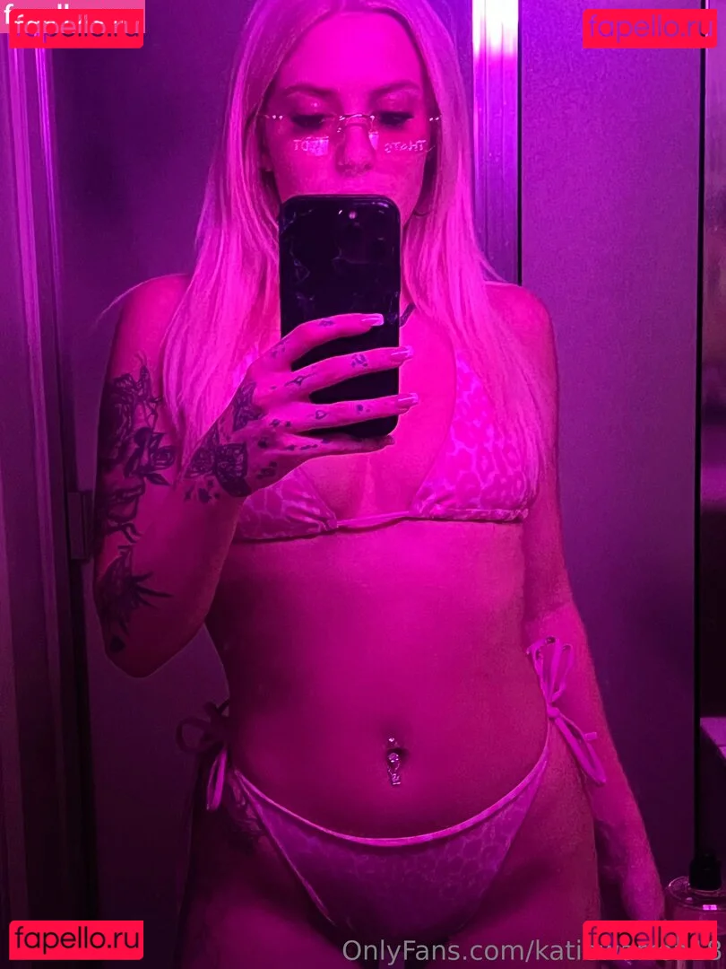 katiewarren18 Onlyfans Photo Gallery 