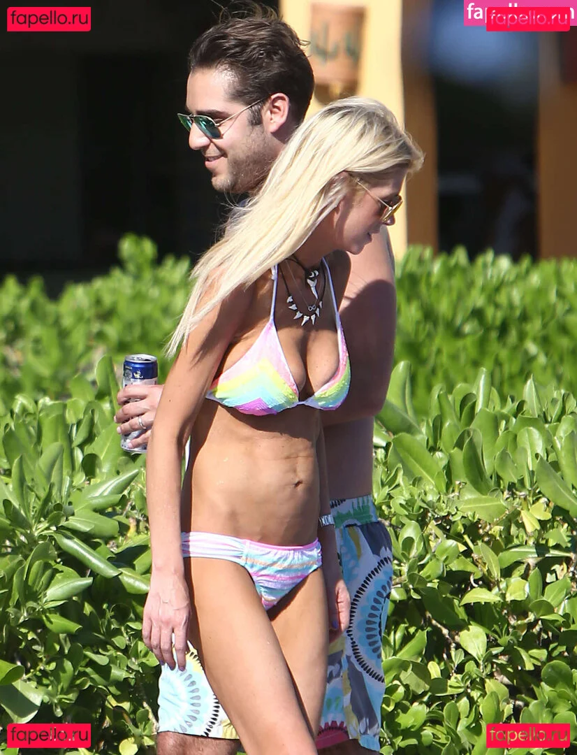 Tara Reid Onlyfans Photo Gallery 