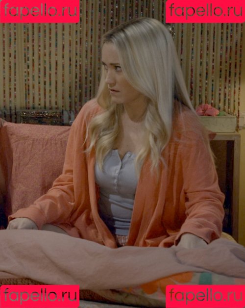 Emily Osment Onlyfans Photo Gallery 