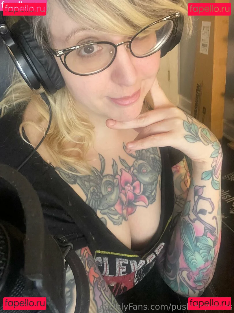 PushingUpRoses Onlyfans Photo Gallery 