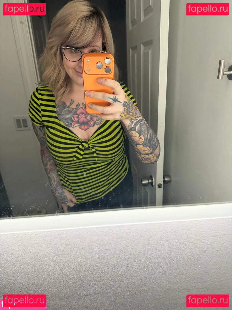 PushingUpRoses Onlyfans Photo Gallery 