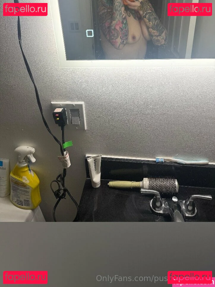 PushingUpRoses Onlyfans Photo Gallery 