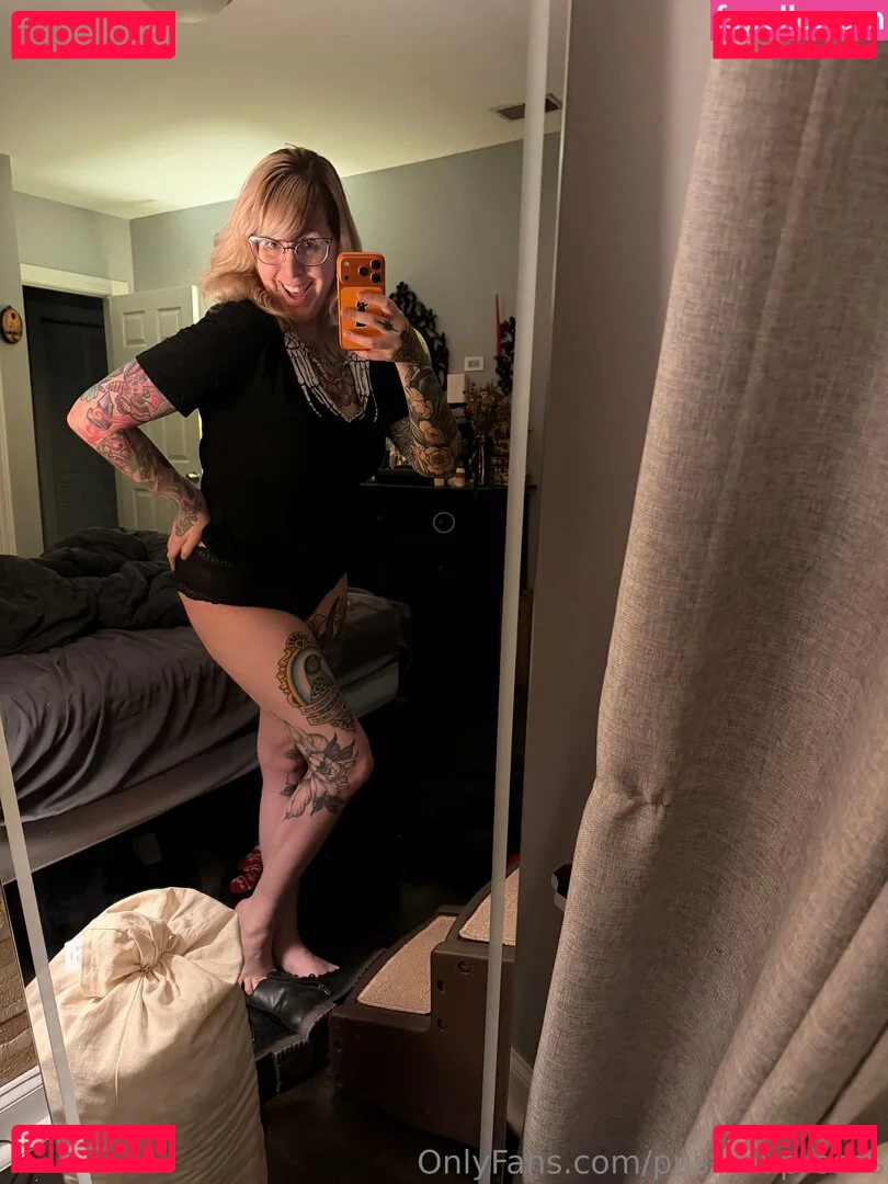 PushingUpRoses Onlyfans Photo Gallery 