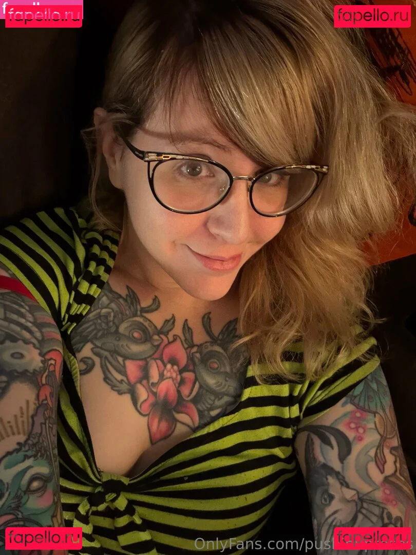 PushingUpRoses Onlyfans Photo Gallery 