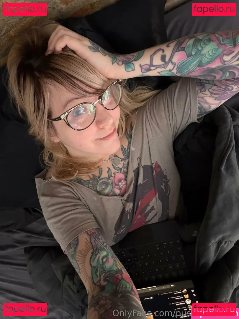 PushingUpRoses Onlyfans Photo Gallery 