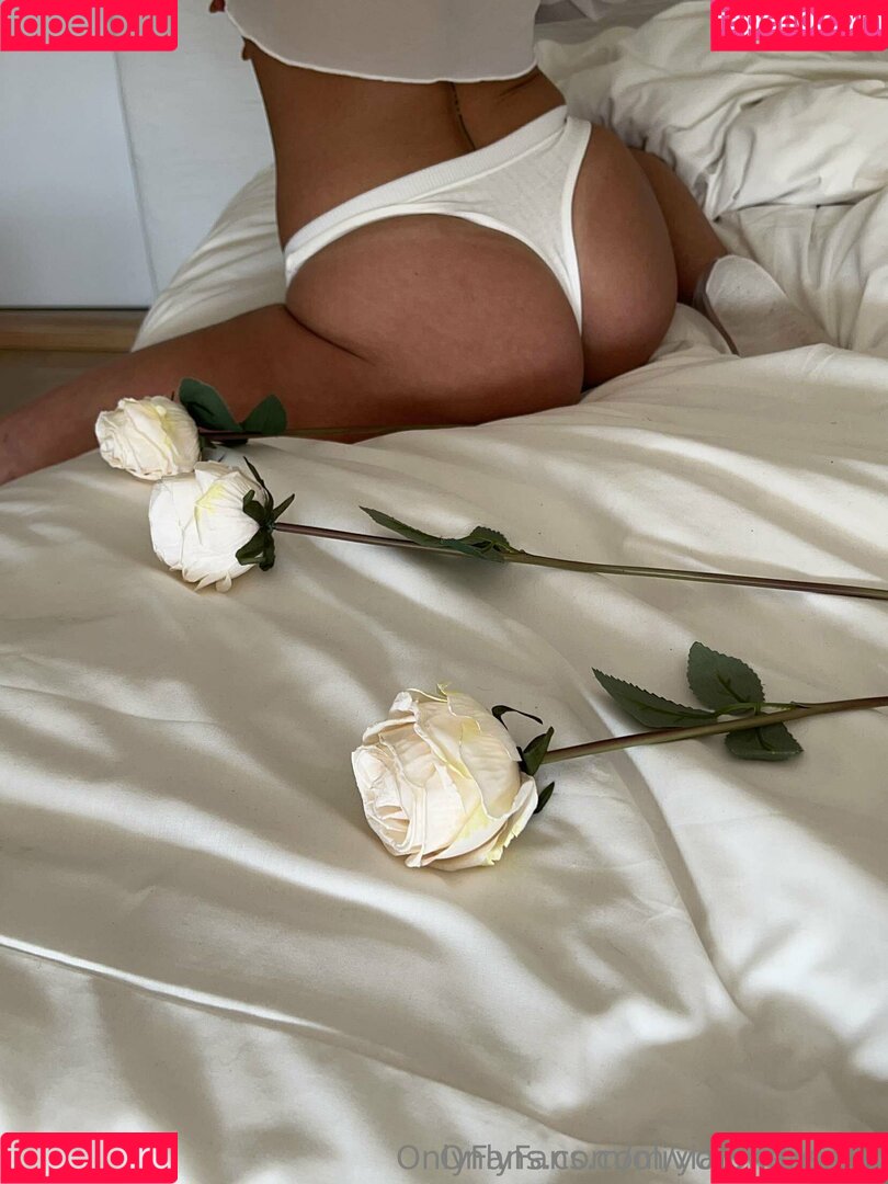 yourlittlenoa Onlyfans Photo Gallery 