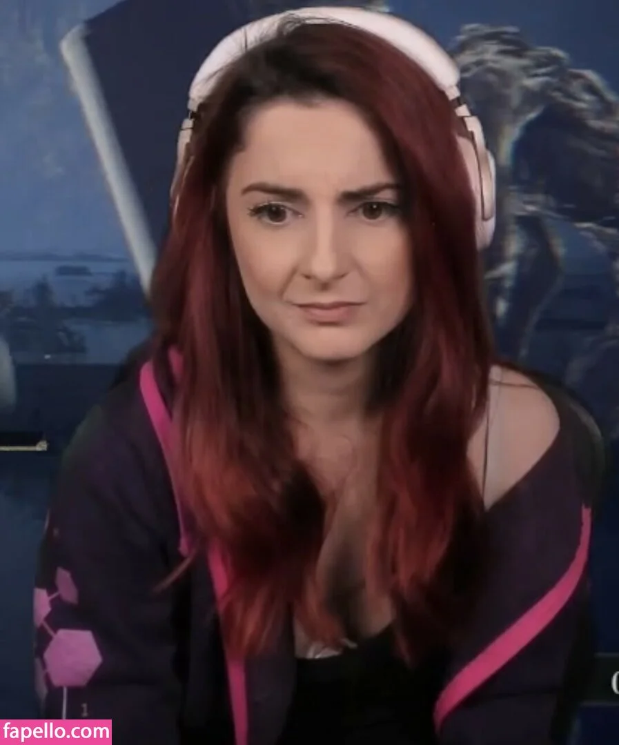 AnnieFuchsia Onlyfans Photo Gallery 