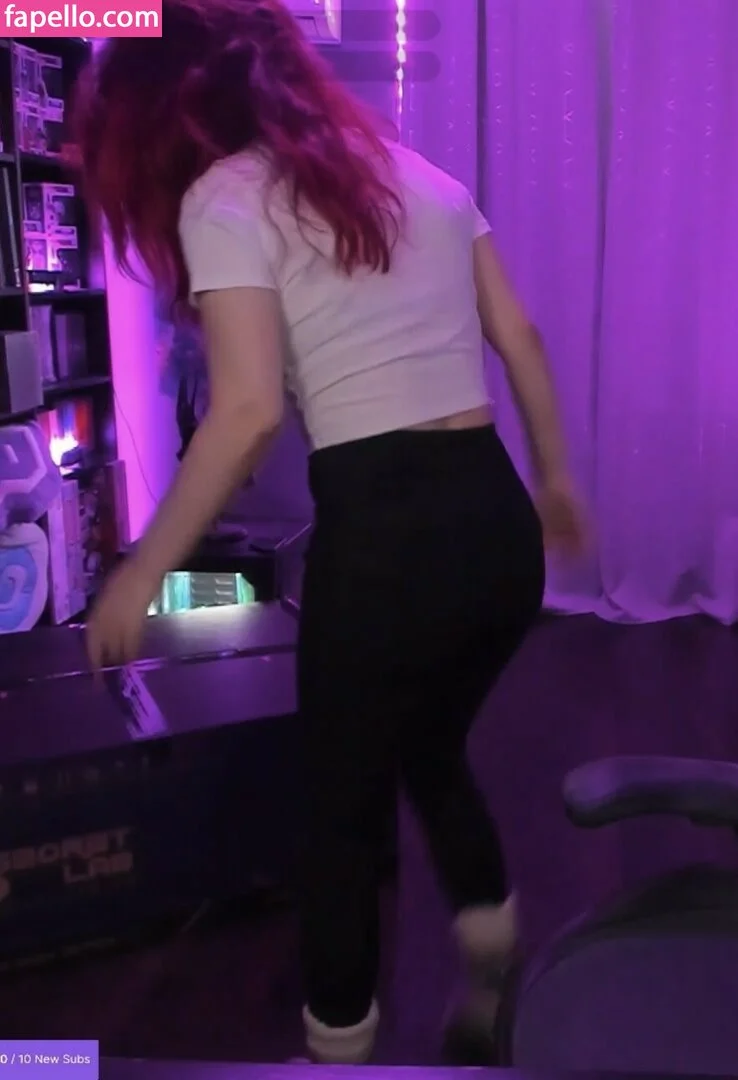 AnnieFuchsia Onlyfans Photo Gallery 