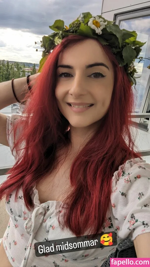 AnnieFuchsia Onlyfans Photo Gallery 