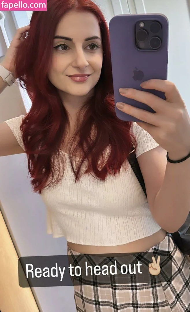 AnnieFuchsia Onlyfans Photo Gallery 