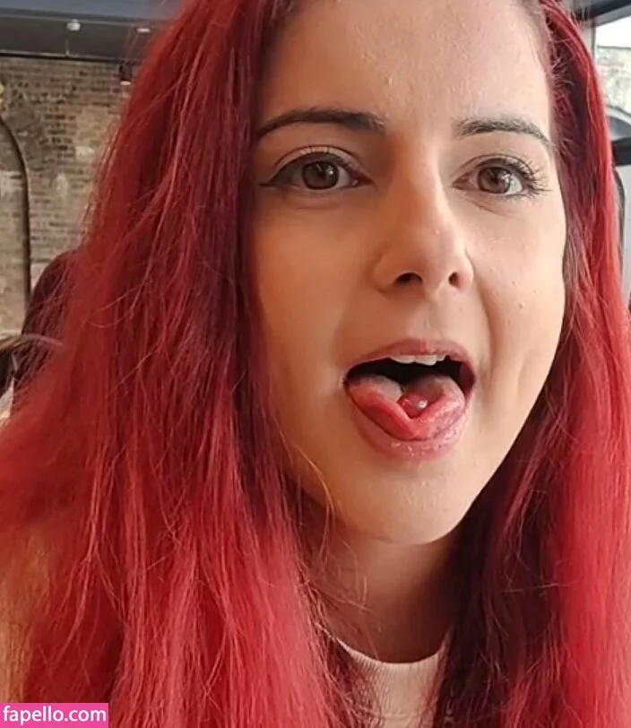 AnnieFuchsia Onlyfans Photo Gallery 