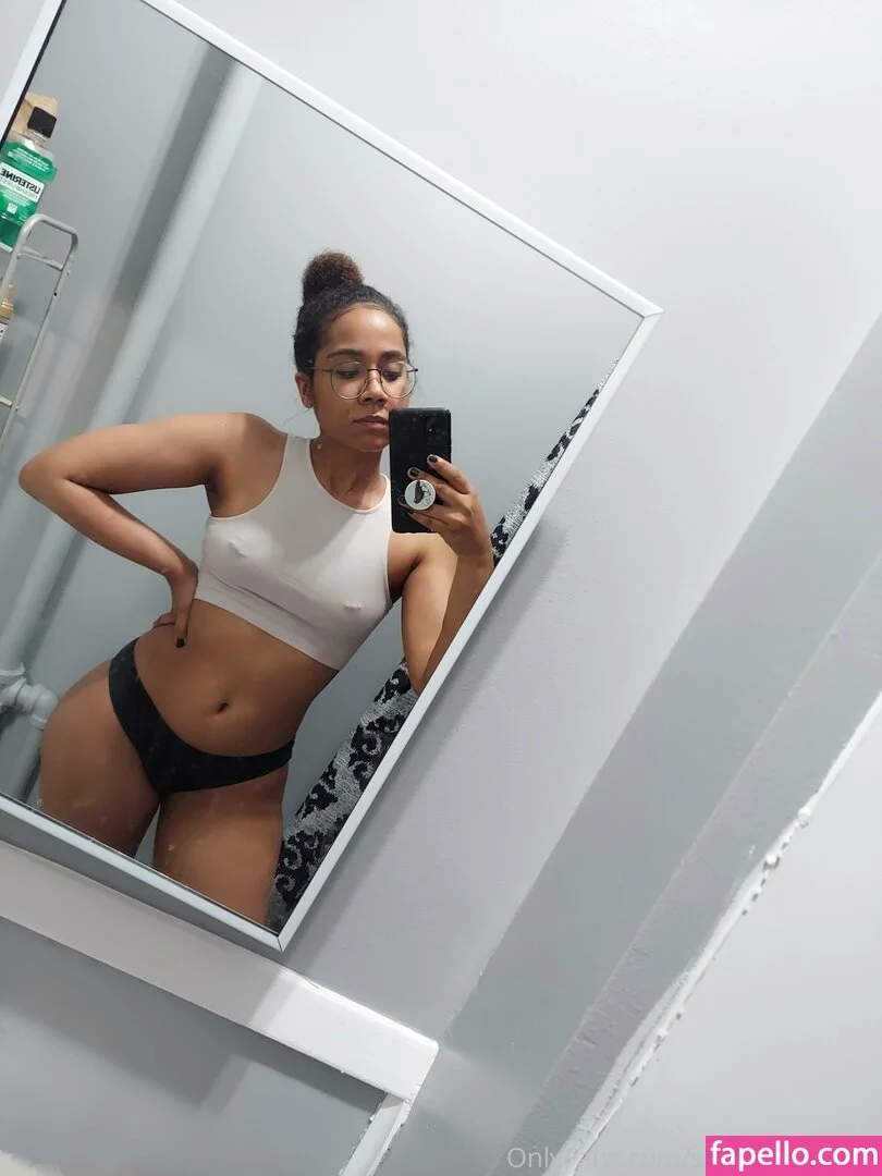 Slightly Expired Onlyfans Photo Gallery 