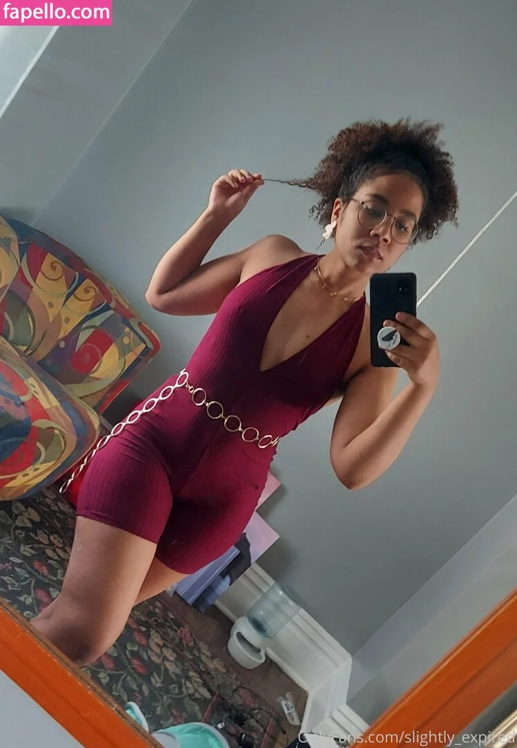 Slightly Expired Onlyfans Photo Gallery 