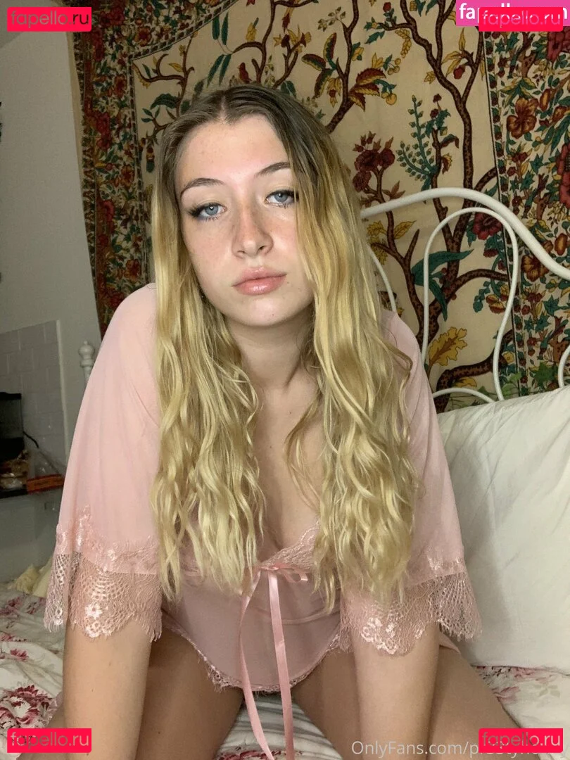 Pr33tyhoney Onlyfans Photo Gallery 