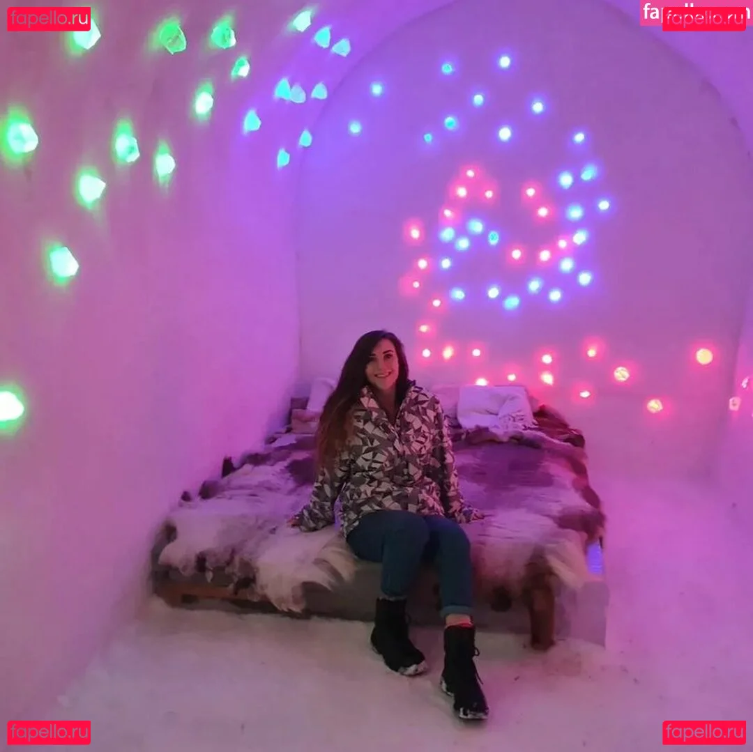 Saskia And Sasha Onlyfans Photo Gallery 