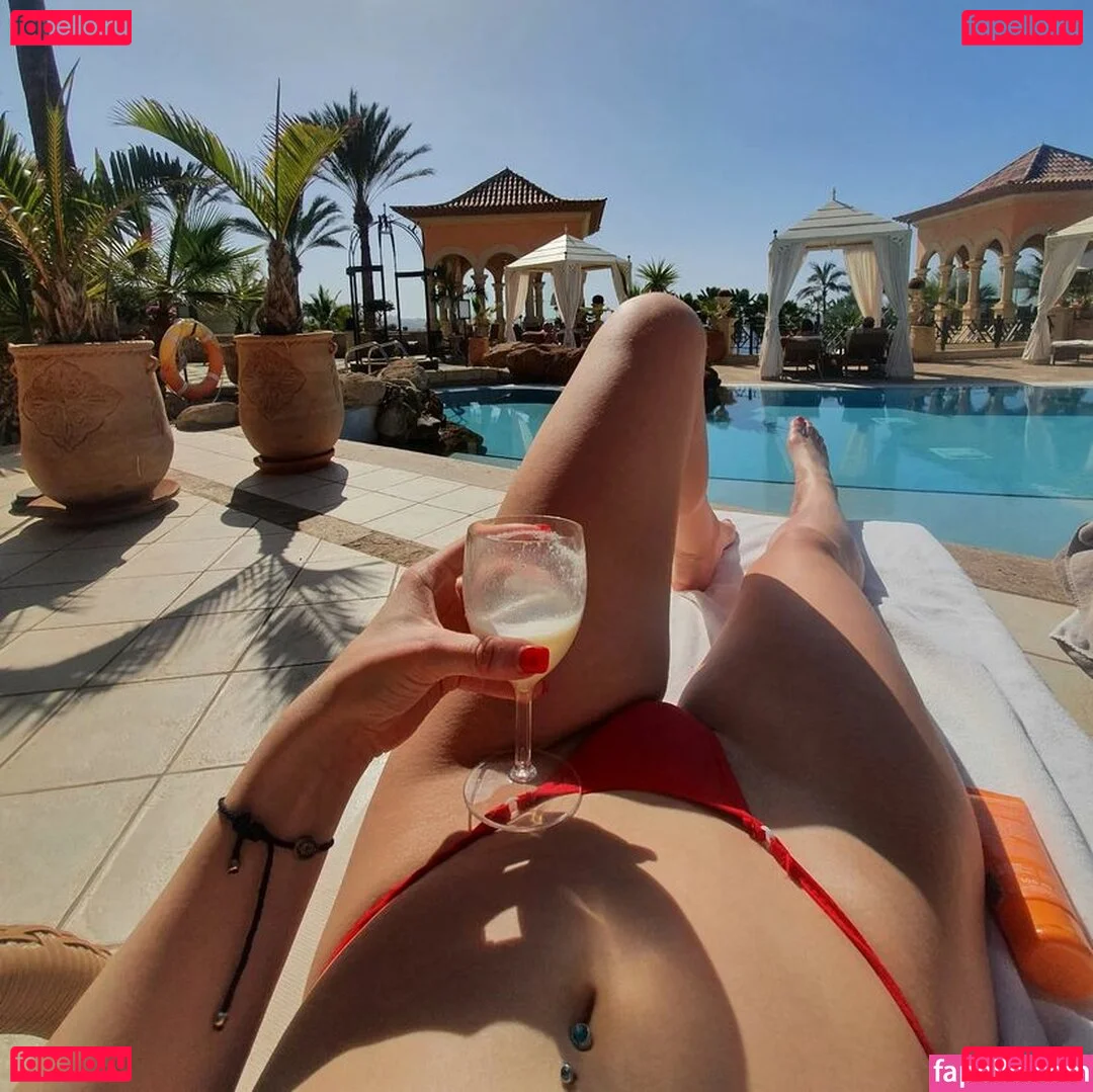 Saskia And Sasha Onlyfans Photo Gallery 