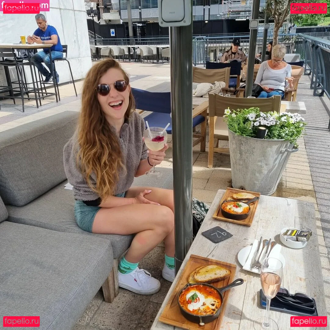 Saskia And Sasha Onlyfans Photo Gallery 