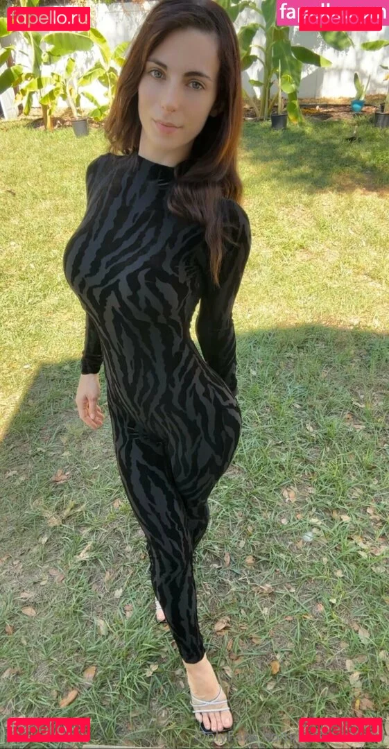 LunaBenna Onlyfans Photo Gallery 