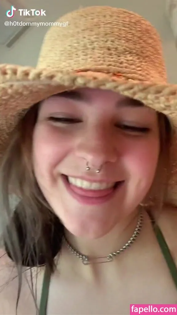 Sarah Lynne Marie Onlyfans Photo Gallery 