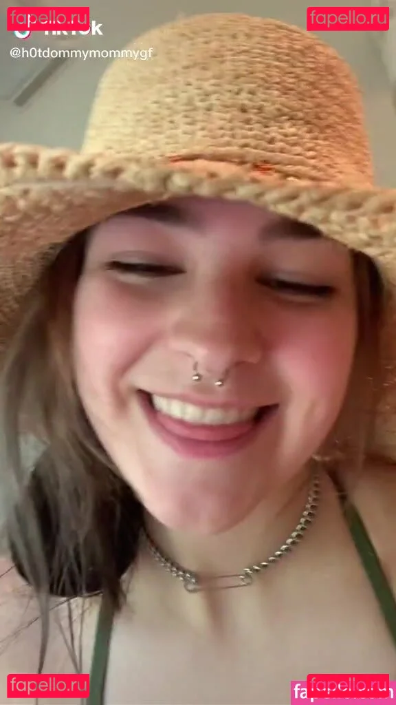 Sarah Lynne Marie Onlyfans Photo Gallery 