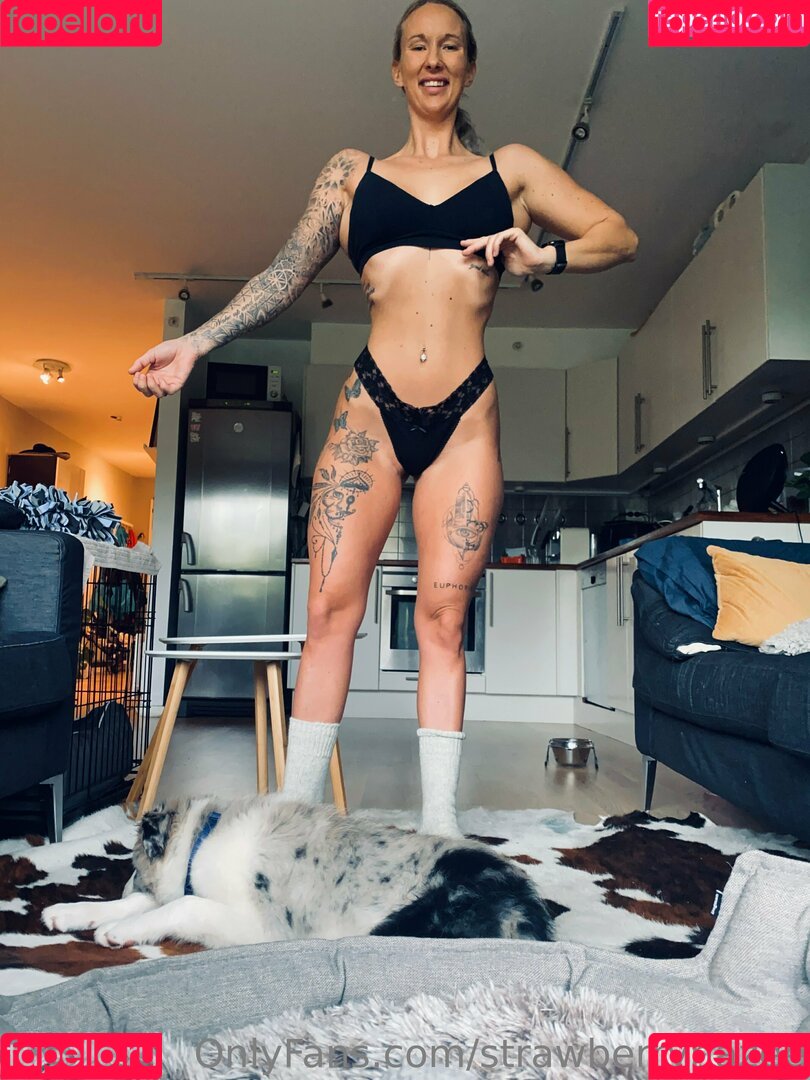 strawberryhazee Onlyfans Photo Gallery 