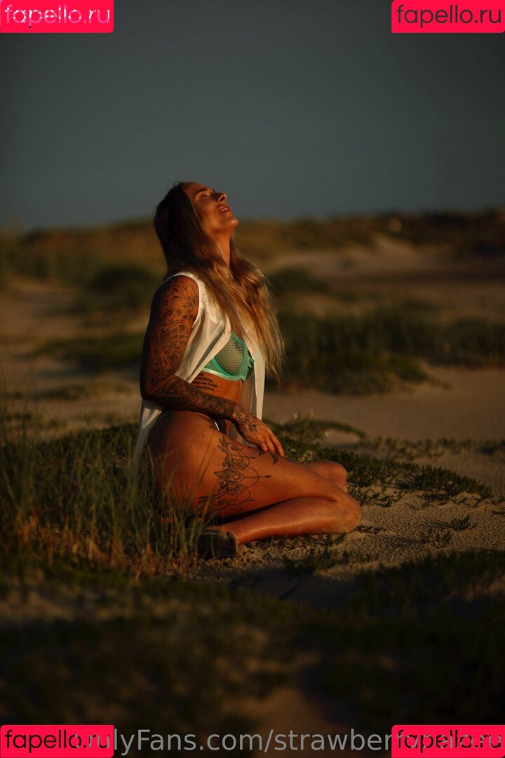 strawberryhazee Onlyfans Photo Gallery 