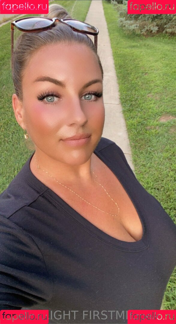 firstmilfmate Onlyfans Photo Gallery 