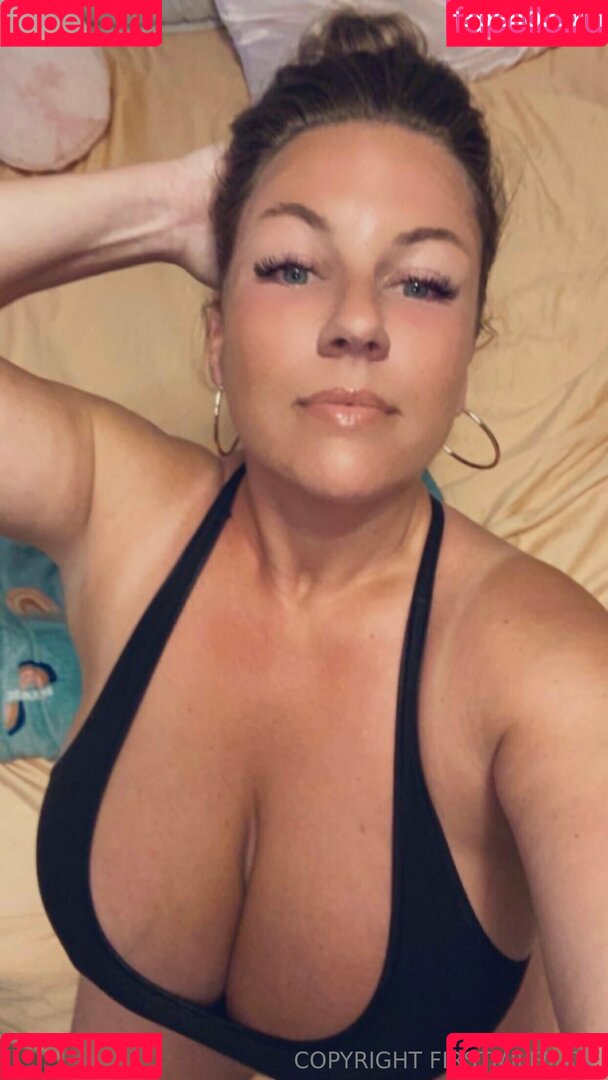firstmilfmate Onlyfans Photo Gallery 