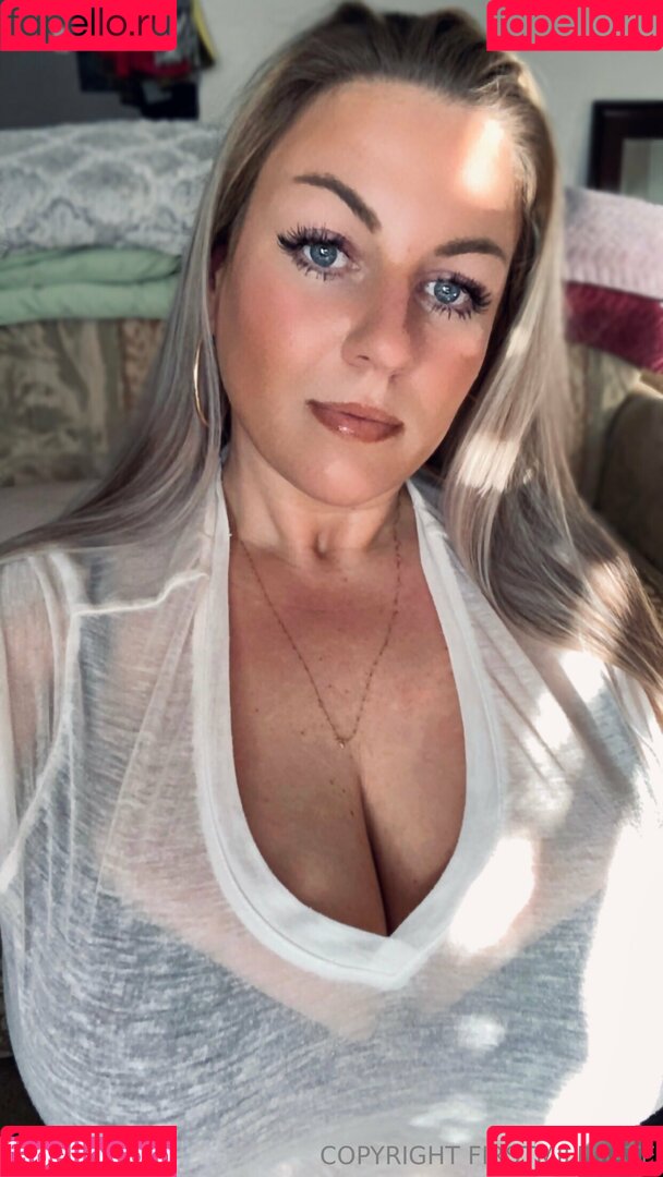 firstmilfmate Onlyfans Photo Gallery 