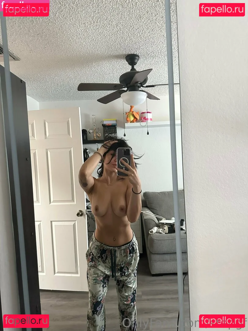 stepgf Onlyfans Photo Gallery 