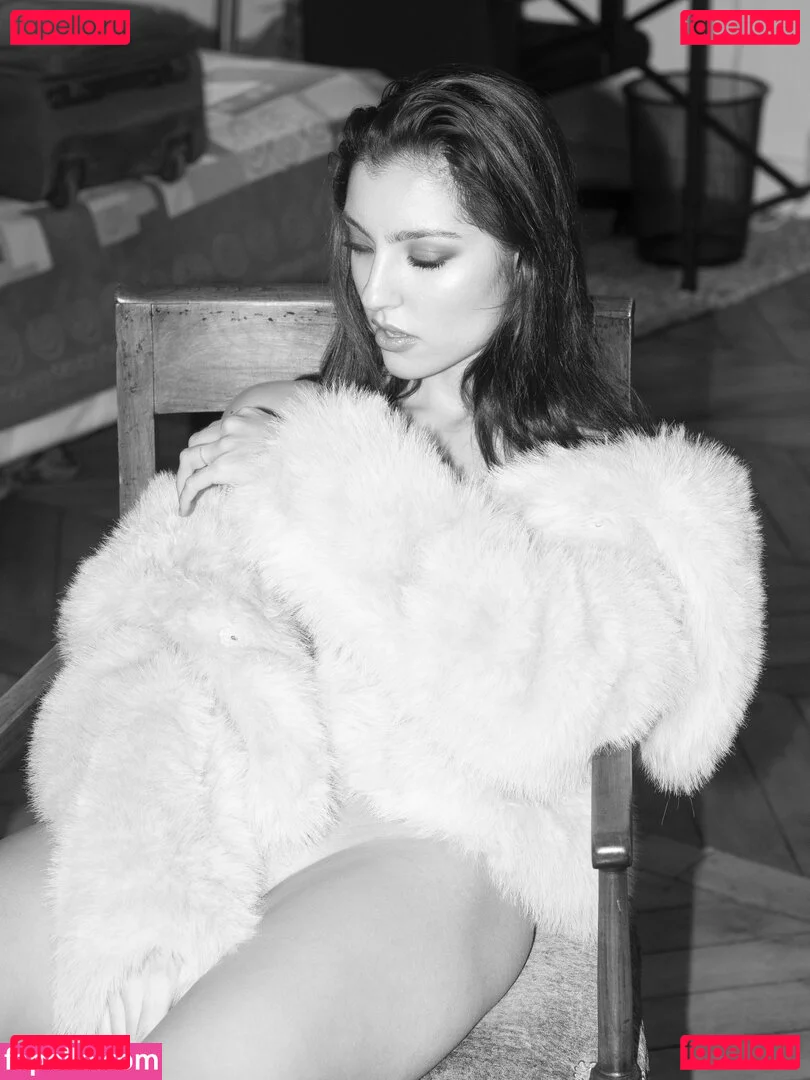 Mathilde Lasry Onlyfans Photo Gallery 