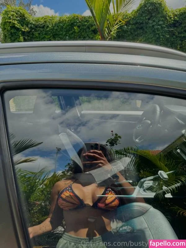 bustypetitemyra Onlyfans Photo Gallery 