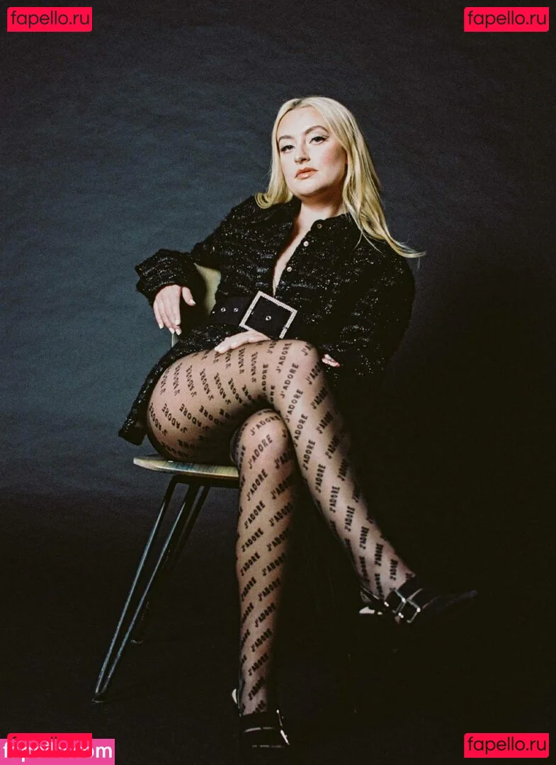 Amelia Dimoldenberg Onlyfans Photo Gallery 