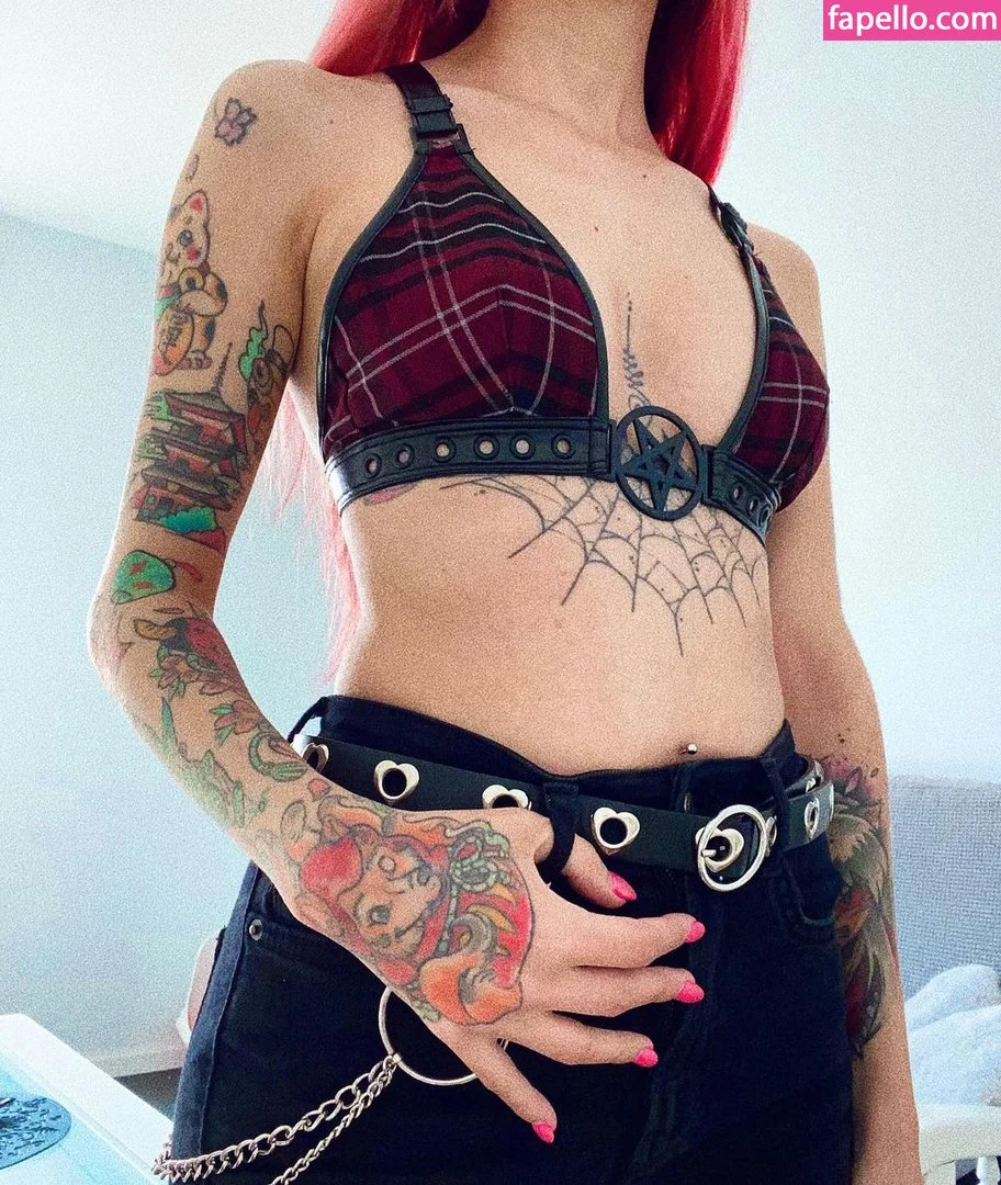 Seras Cosplay Onlyfans Photo Gallery 