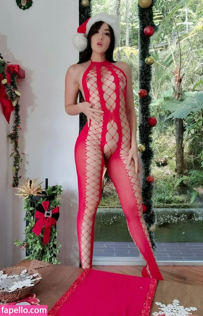 Hakicosmodel Onlyfans Photo Gallery 