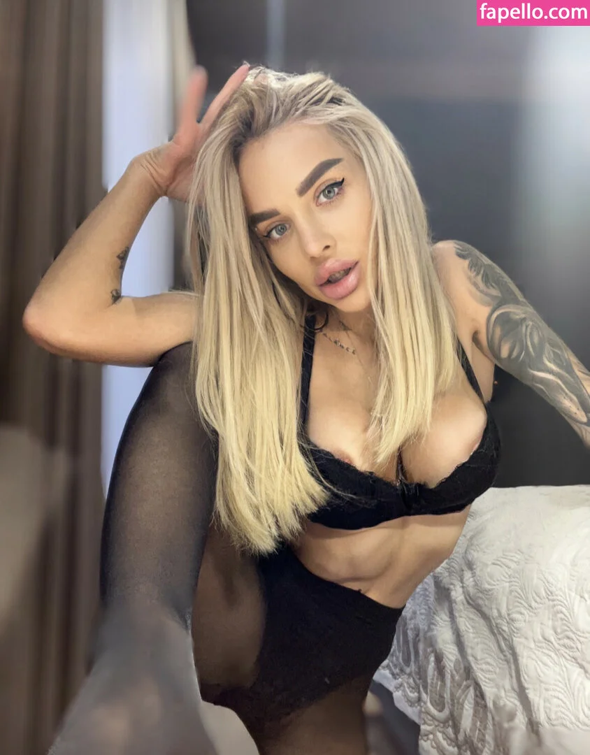 Jasmine Bombshell Onlyfans Photo Gallery 