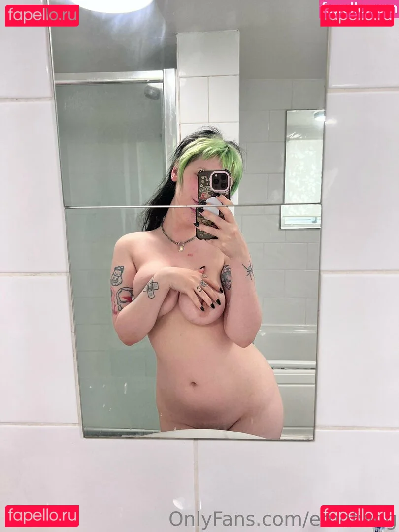 emofwog Onlyfans Photo Gallery 