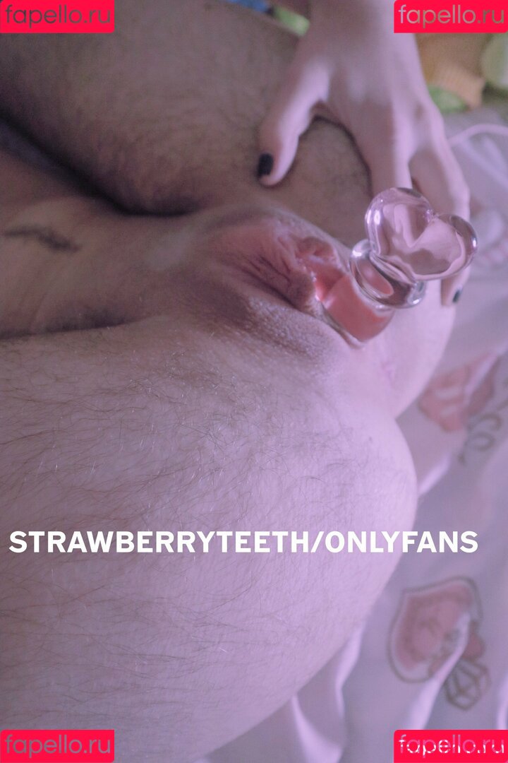 strawberryteeth Onlyfans Photo Gallery 