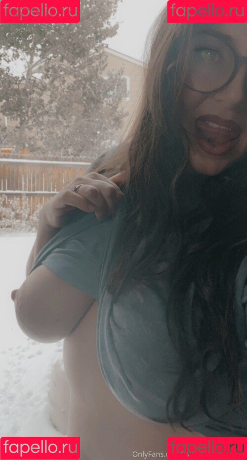 Trauma Mama ASMR Onlyfans Photo Gallery 