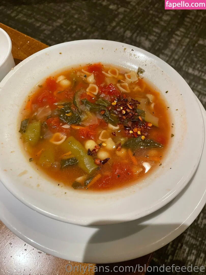 blondefeedee Onlyfans Photo Gallery 