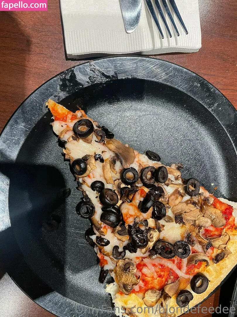 blondefeedee Onlyfans Photo Gallery 