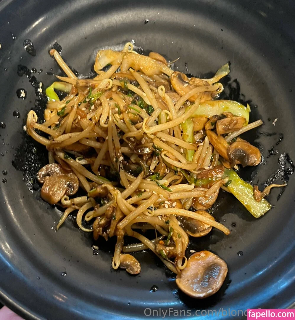 blondefeedee Onlyfans Photo Gallery 