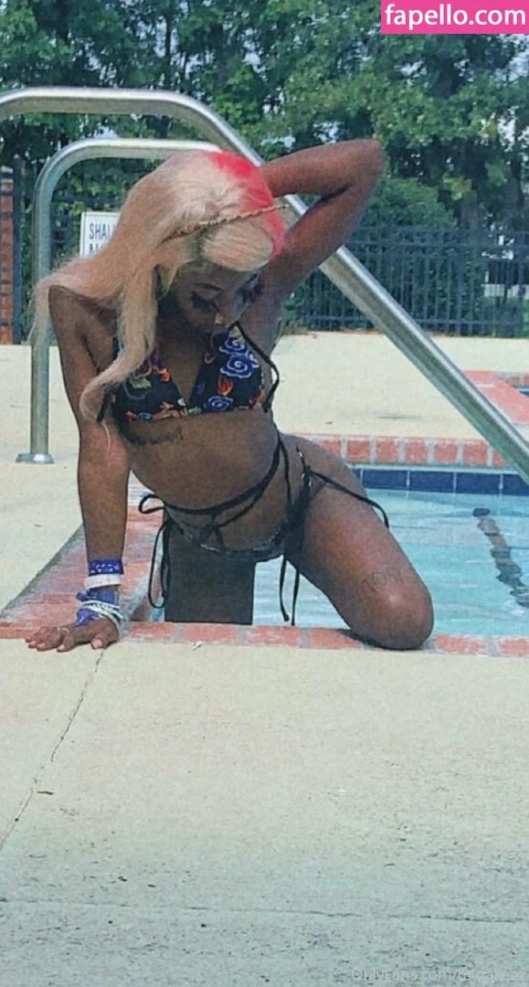 b4dakeez Onlyfans Photo Gallery 