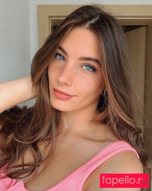 Lea Chloé Onlyfans Photo Gallery 