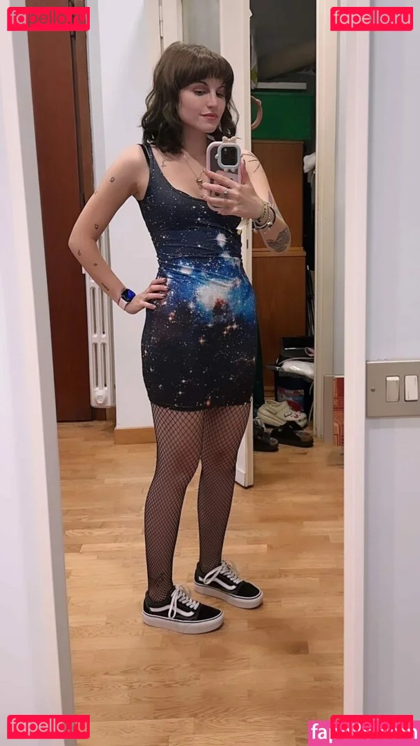 Aril's Chest Onlyfans Photo Gallery 